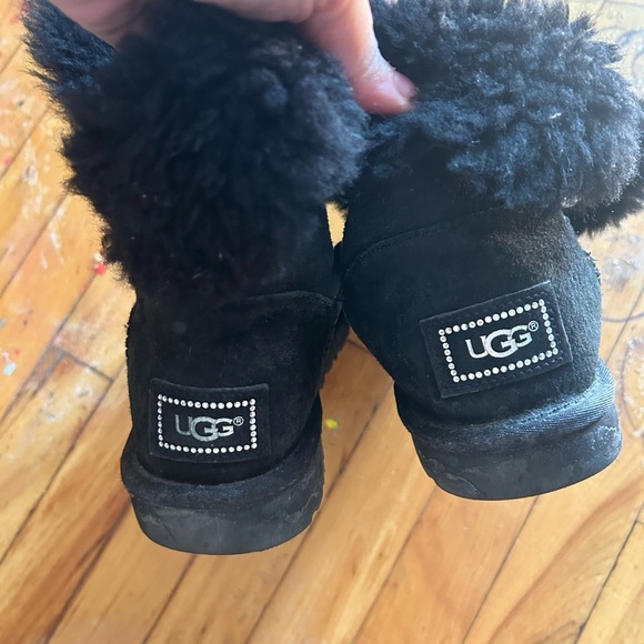 UGG bailey button bling bedazzeled sherpa boots - Picture 4 of 9